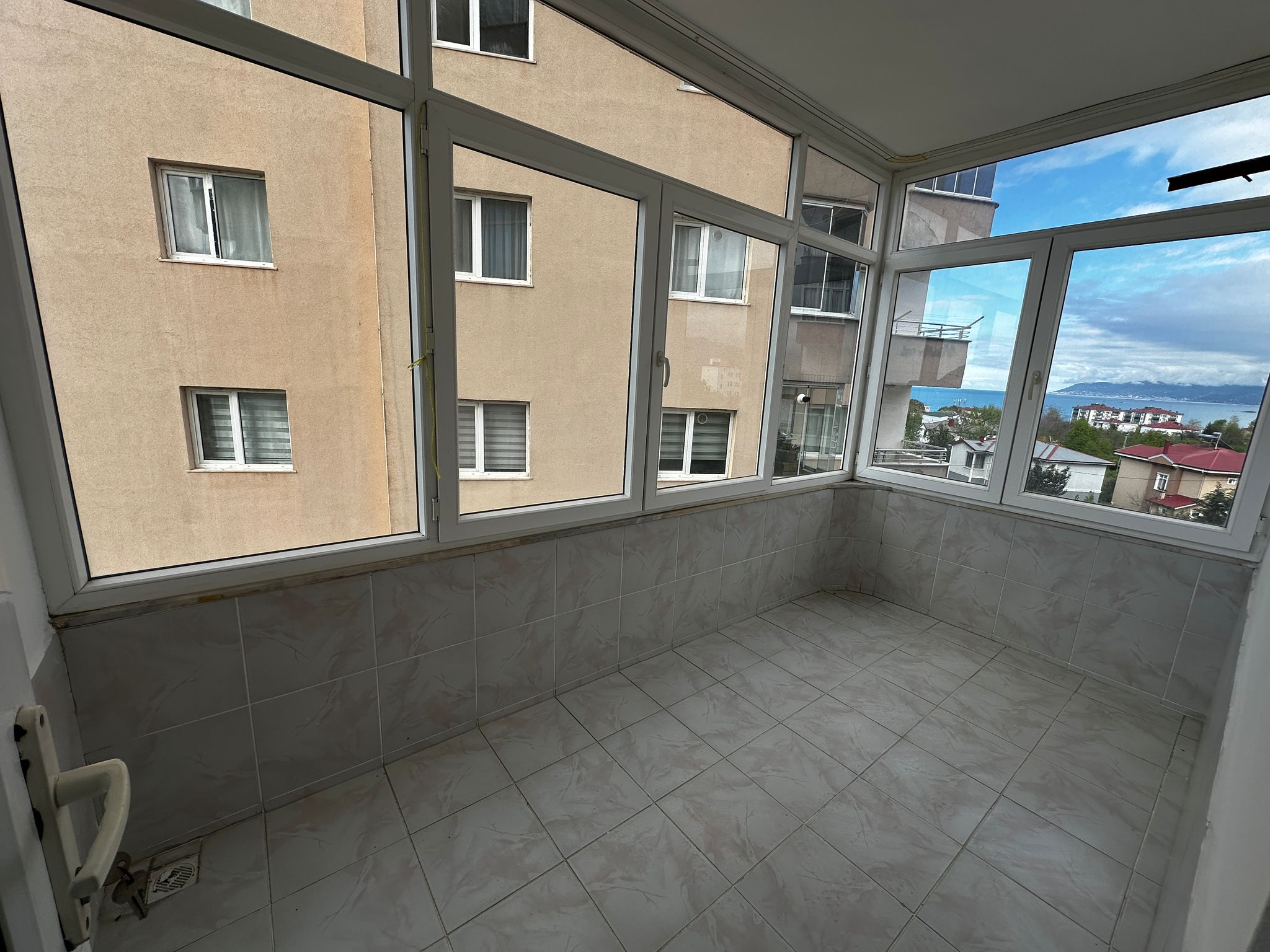 MABEL'DEN ADACIK MAHALLESİ GÜZELYURT SİTESİ 3+1 KİRALIK DAİRE